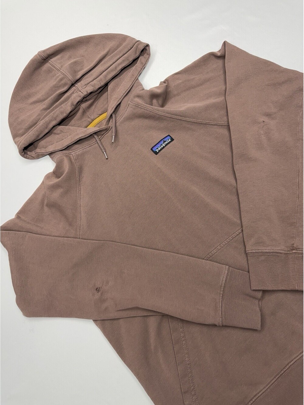 Patagonia Organic Cotton P-6 Label Regular Fit Hoodie Brown Size S *flaws*
